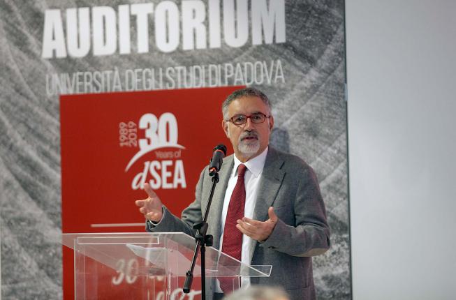 Collegamento a Corso di Laurea in Economia